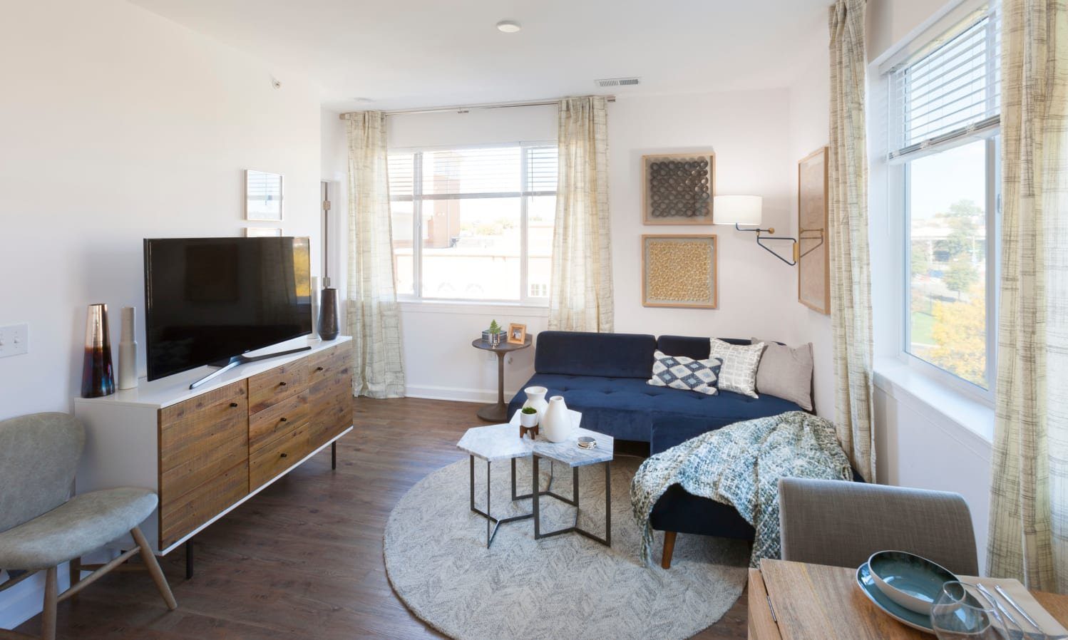 BXY_Features_LOFT_Living-Room_9417_tqfqct (1)